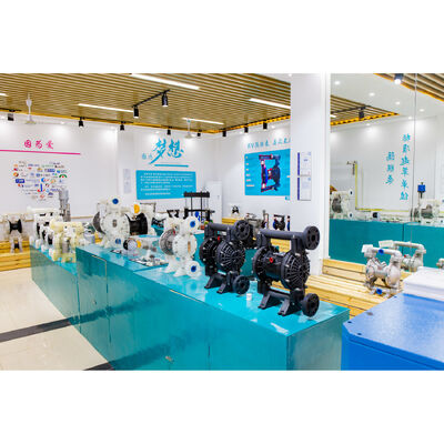 Hoogwaardige pneumatische membraanpomp met een debiet van 1022 L/M, een maximale druk van 120 psi en een materiaal van nodulair gietijzer